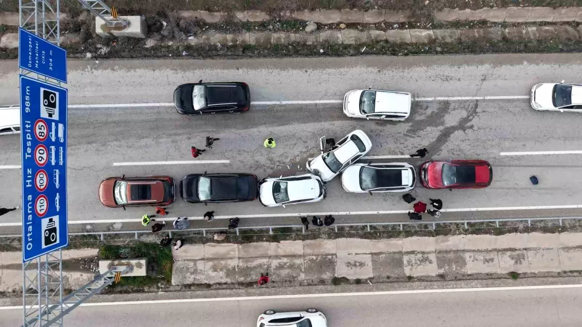 Kırıkkale'de Bayram Dönüşü Zincirleme Trafik Kazası: Anne ve Çocukları Yaralı