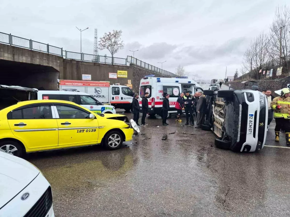 Bingöl-Muş Karayolunda 5 Yaralı Trafik Kazası: Olayın Detayları ve İlk Yardım Çalışmaları