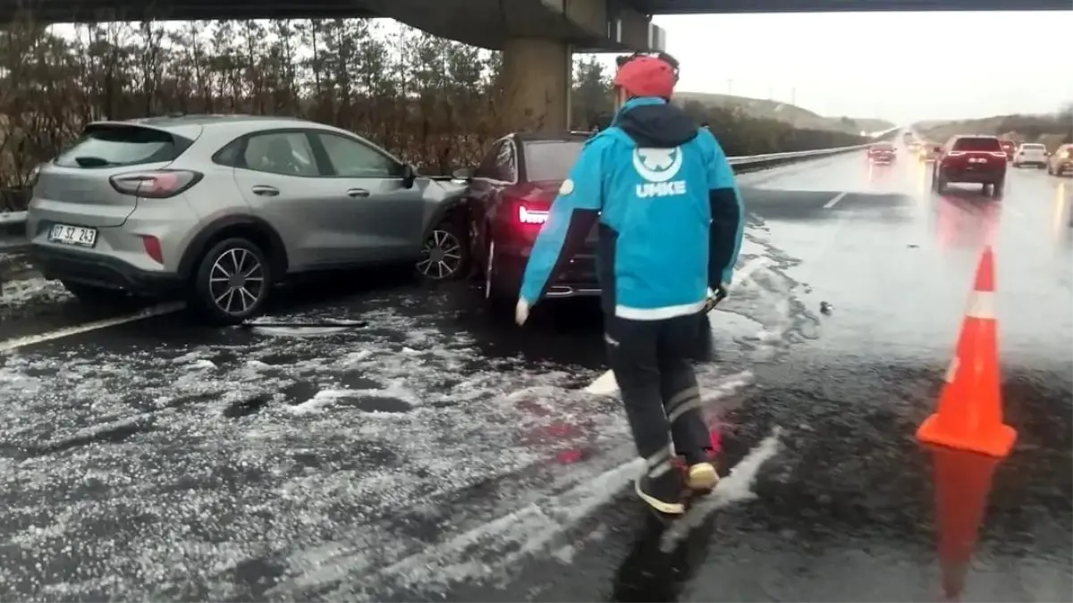 Şanlıurfa’da Dolu Şiddeti Zincirleme Kazaya Yol Açtı: 11 Yaralı