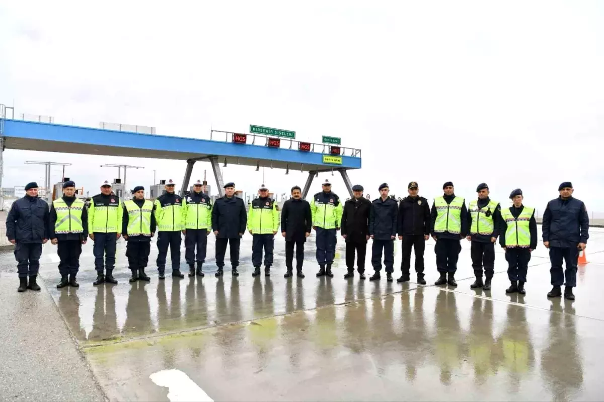 Kırşehir’de bayram denetimleri sırasında polis kontrol noktası