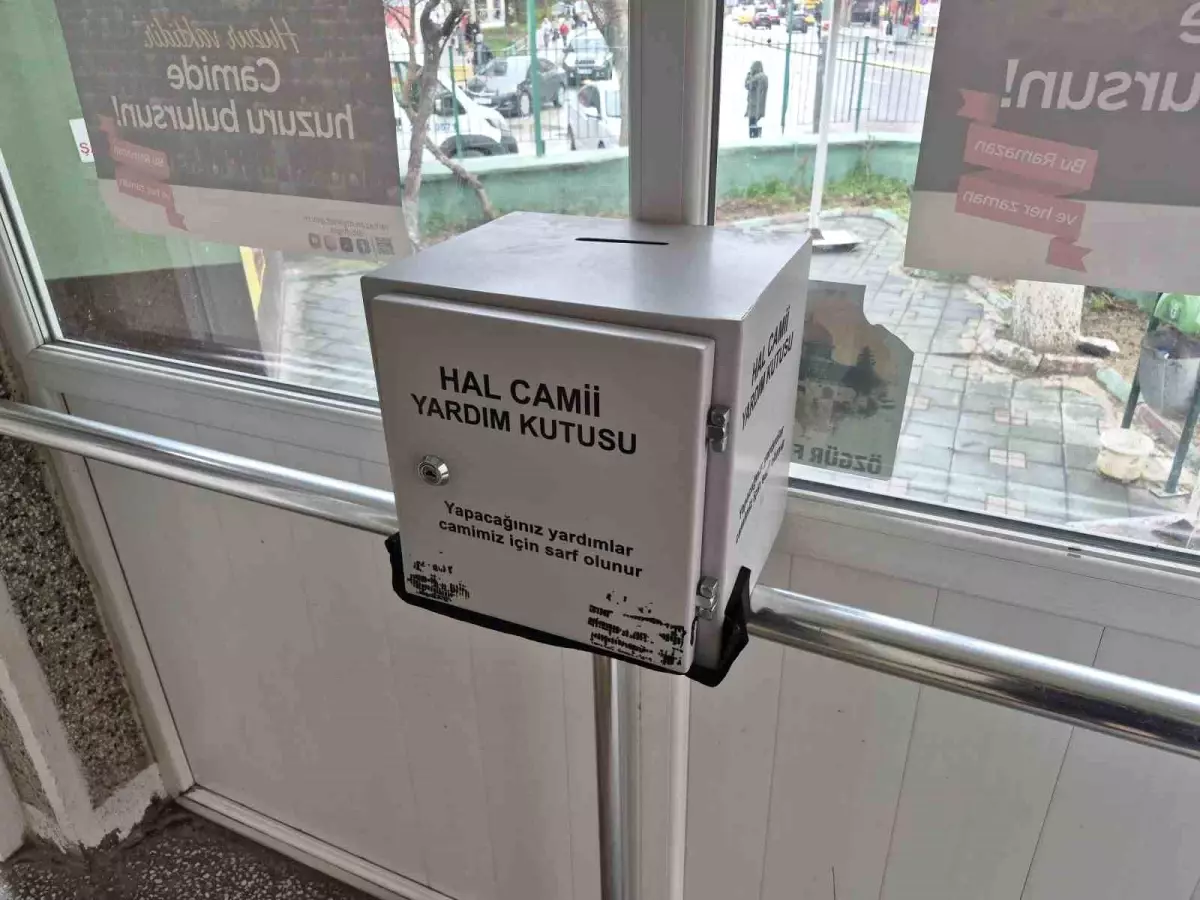 Eskişehir Hal Camii'nde Sadaka Kutusu Soyuldu: 3 Genç 3 Bin TL'yi Çaldı