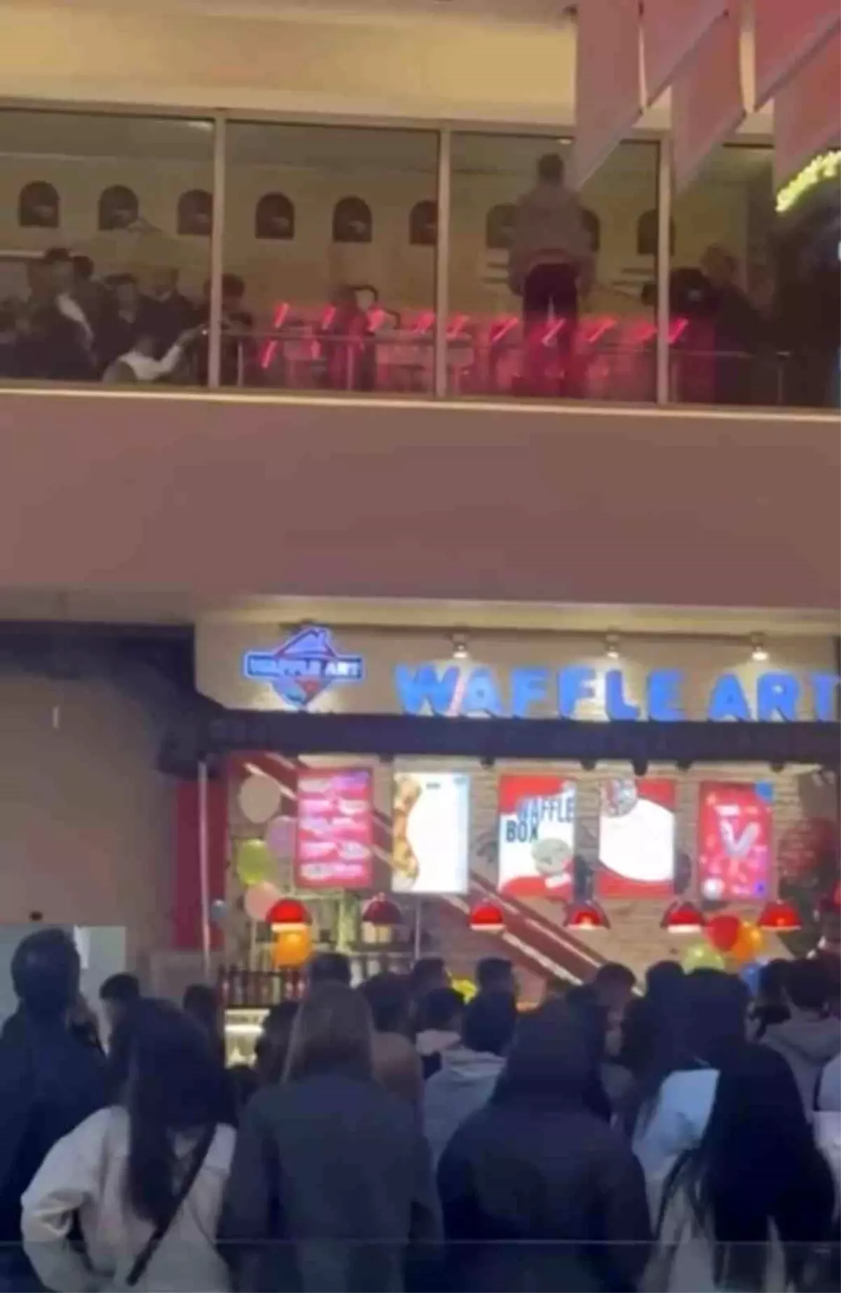 Bursa Korupark AVM’de Çıkan Çatışma: İki Yaralı ve Panik Anları