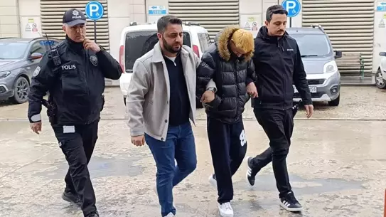 Cami içinde çekilen video sahnesi