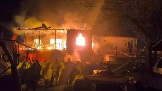 Yangın sonrası evin yıkık kalmış hali