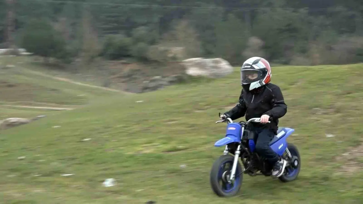 8 Yaşındaki Kerem Aydın, Motosiklet Pistlerine Hazırlanıyor