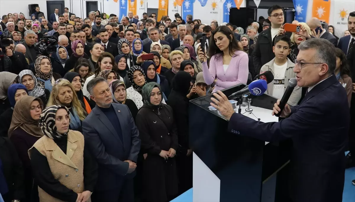 AK Parti Grup Başkanı Güler, Sivas Bayramlaşma Etkinliğinde Dünya Kaosuna Dair Uyarılarda Bulundu