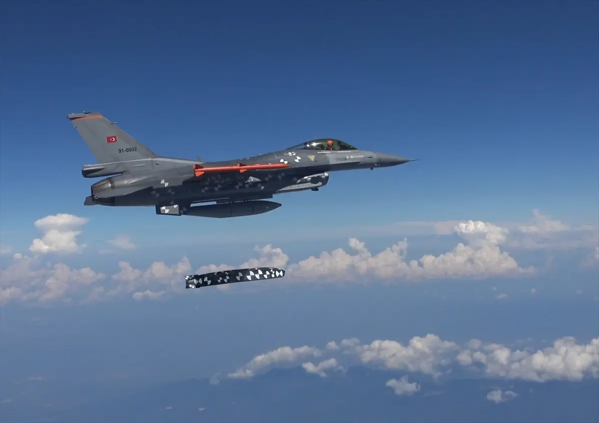 SOM-J Füzesi Canlı Harp Başlığıyla Tam İsabet Sağladı