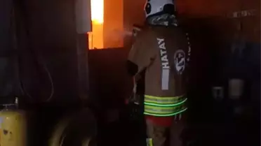 Reyhanlı’da İş Yeri Yangını Kontrol Altına Alındı, Can Kaybı Yok
