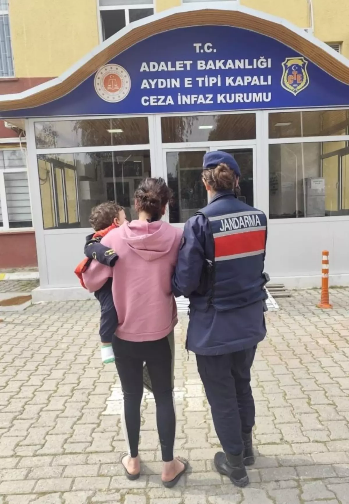 Kaçak Anne 20 Yıl Hapis Cezasıyla Yakalandı: 7 Suçtan Mahkum