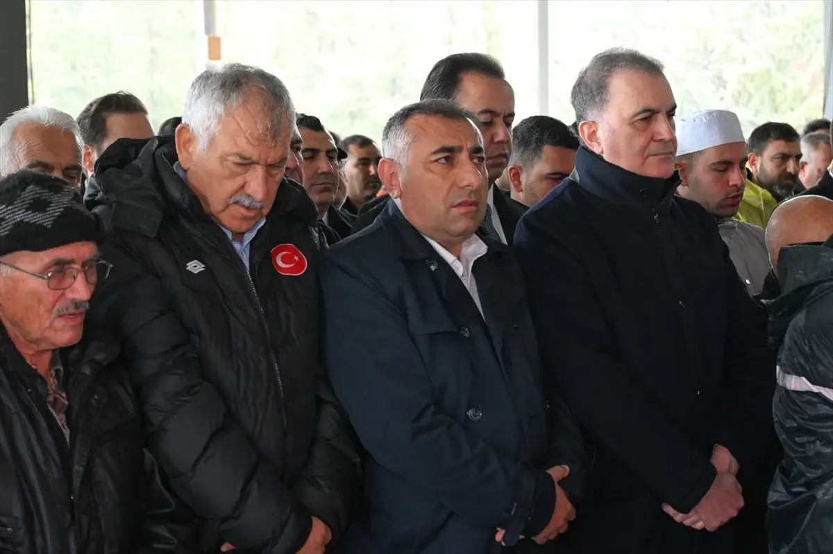 Adana’nın Önde Gelen Siyasetçisi Tamer Dağlı’nın Annesi Gülcan Dağlı’nın Cenazesi Toprağa Verildi