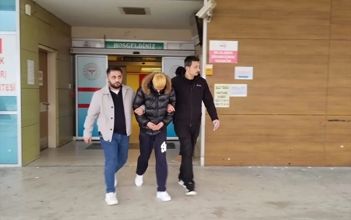 İnegöl Camii'nde Yarı Çıplak Şarkı Performansı: Genç Tutuklandı