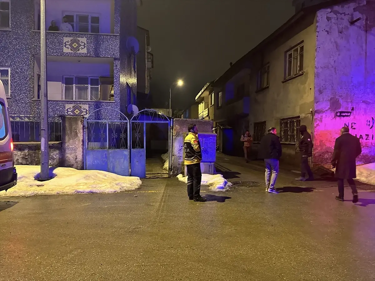 Erzurum Yakutiye'de Boğazı Kesik Erkek Cesedi Şok Yarattı