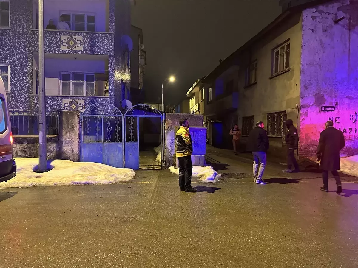 Erzurum Yakutiye'de 45 Yaşındaki Adamın Boğazı Kesik Bulundu