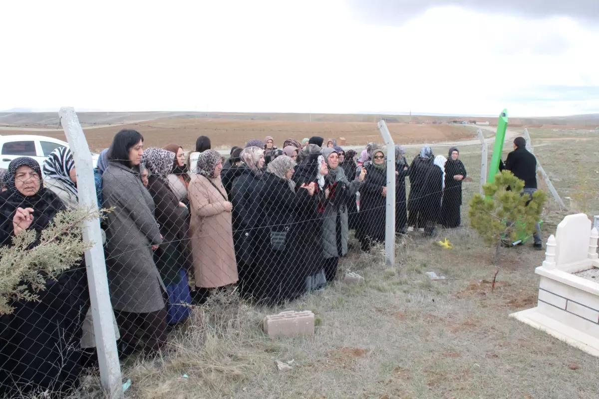 Boşanma Sürecinde Şok Cinayet: Kadın Mezarda Son Nefesini Aldı