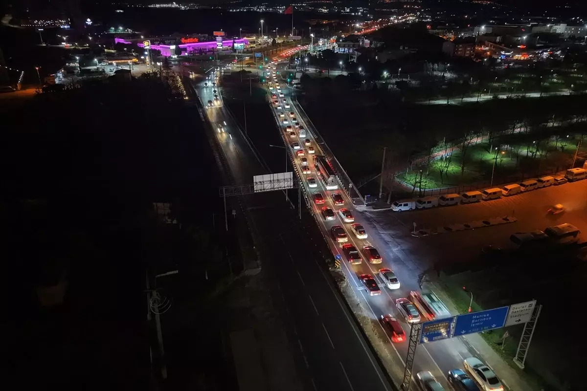 Turgutlu’da Ramazan Bayramı Trafiği Yoğunlaşıyor: İzmir‑Ankara Yolu Denetim Altında