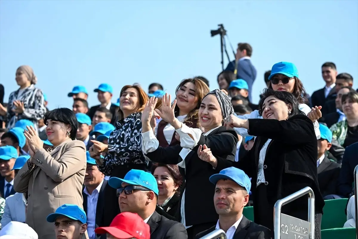Özbekistan’da Nevruz Bayramı Coşkusu: Cumhurbaşkanı Mirziyoyev’tan Barış Mesajı