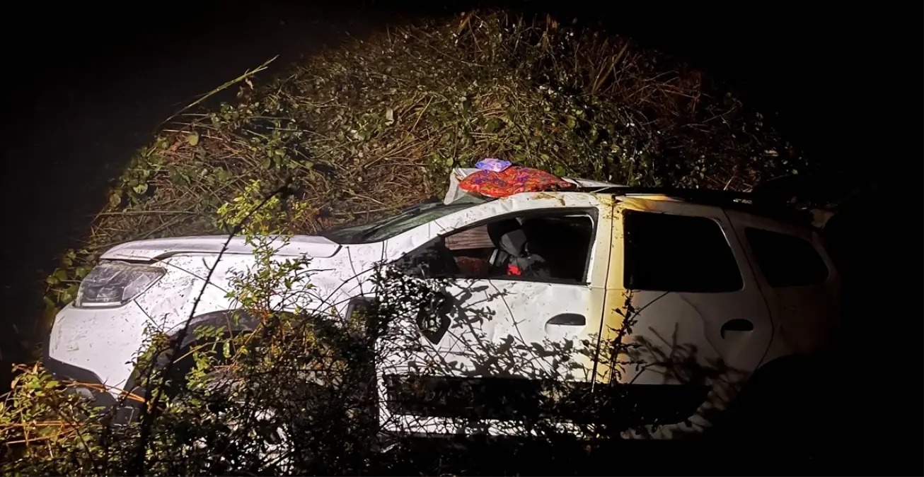 Sinop Türkeli'de Otomobil Uçuruma Devrildi: 7 Kişi Yaralı