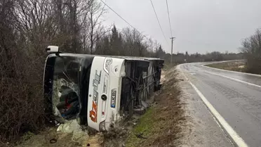 Kaza sonrası hastaneye kaldırılan polis memurları