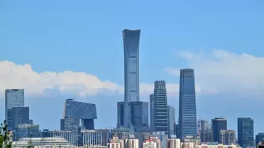 Çin'in 2026 Büyüme Hedefi Küresel Ekonomik Dengeyi Nasıl Etkileyecek?