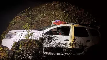 Kaza sonrası uçuruma düşen otomobil