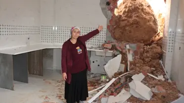 Heyelan sonrası hasar gören ev