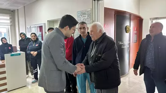 Kaymakam Ulaş Eskımez hastane ziyaretinde