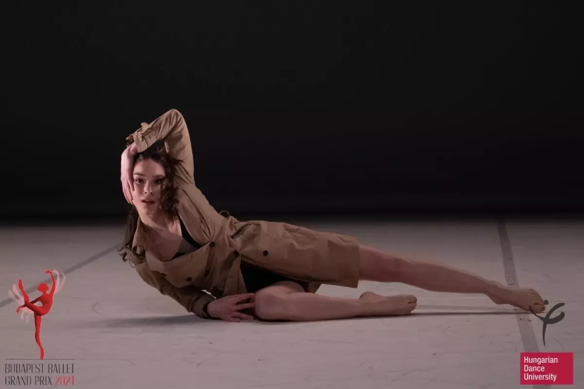 Doğa Deniz Usta, Fransa’da Uluslararası Bale Yarışmasını Birincilikle Tamamladı