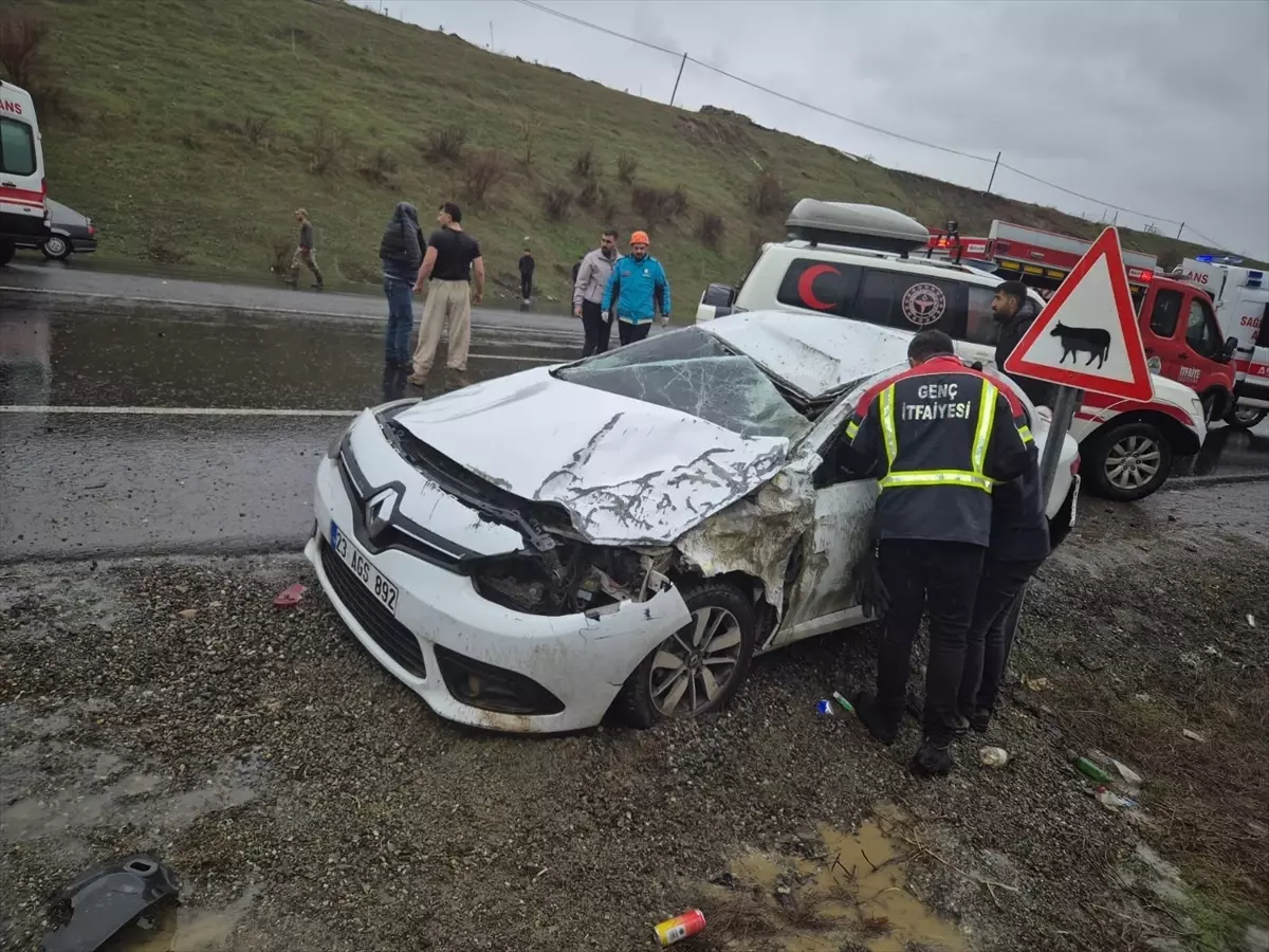 Bingöl'de Otomobil Devrildi: 3 Kişi Hastaneye Sevk Edildi