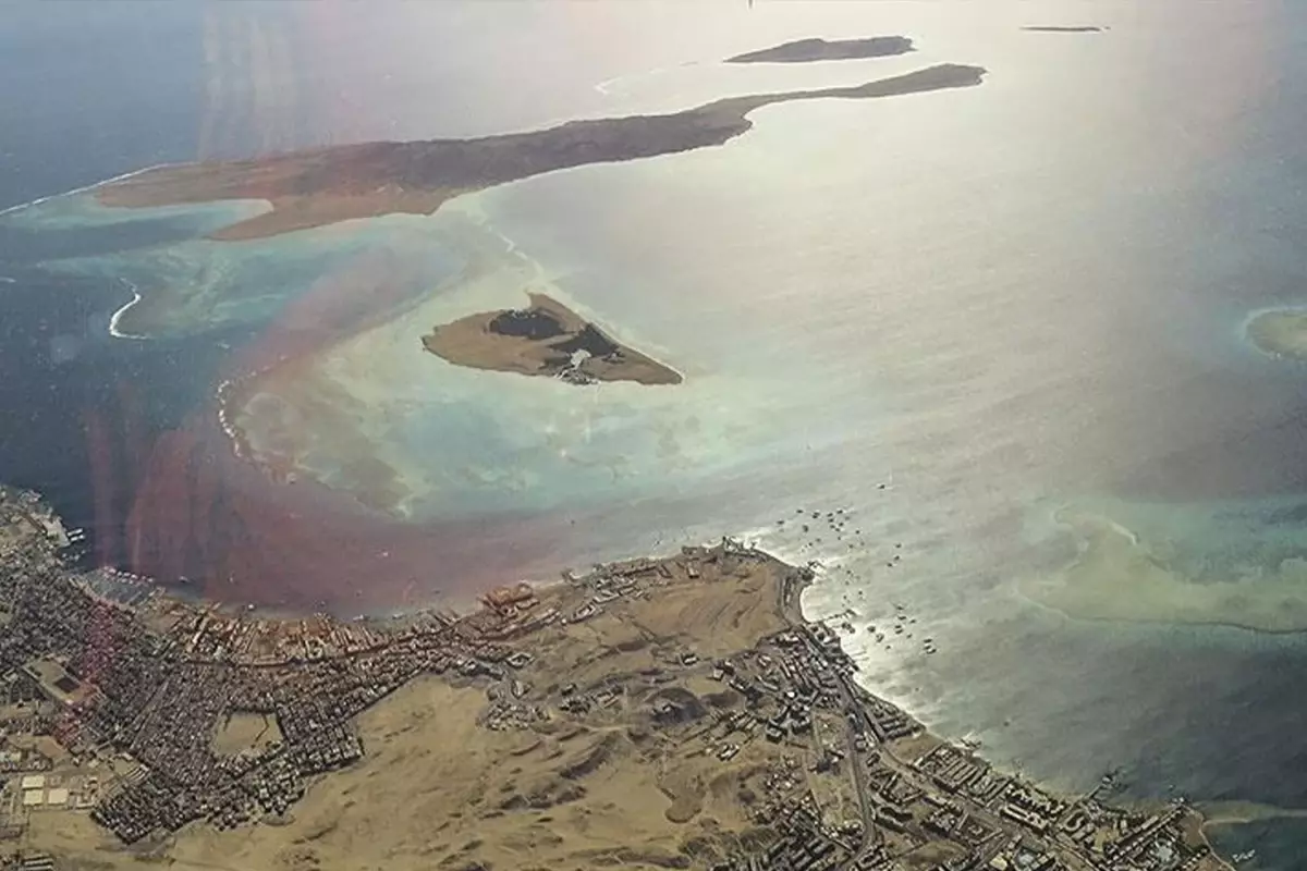 İran Devrim Muhafızları, Bölgesel Havalimanlarına Saldırı İddialarını Açıklıyor