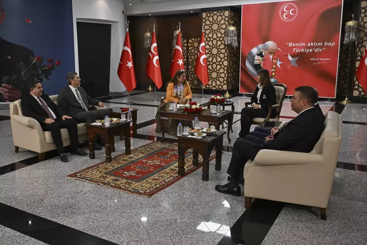 MHP, CHP ve Gelecek Partisi'nden Bayram Mesajları: Birlik ve Dayanışma Vurgusu