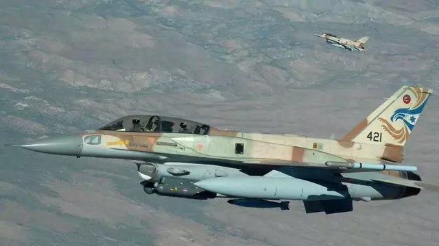İsrail F-16 uçuşu