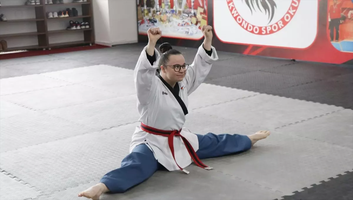 Down Sendromlu Tekvando Şampiyonu Büşra Yolun Milli Takıma Katıldı