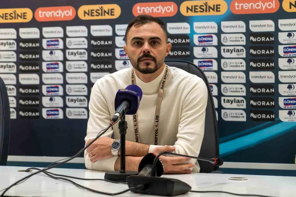 Manisa FK, Sivasspor'u 1-0'lık Skorla Mağlup Etti: Maçın Detayları ve Teknik Direktör Açıklamaları