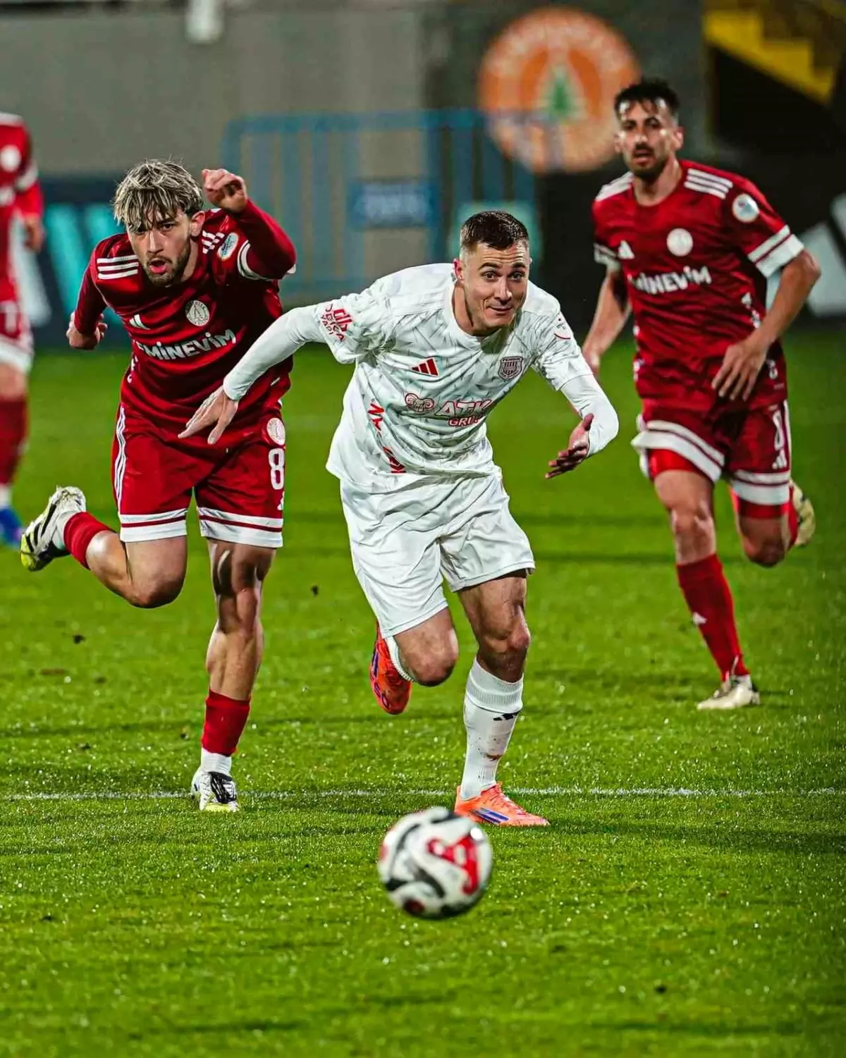 Ümraniyespor ve Pendikspor 0-0 Berabere: 32. Hafta Mücadelesi