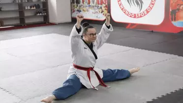 Büşra Yolun milli formayla