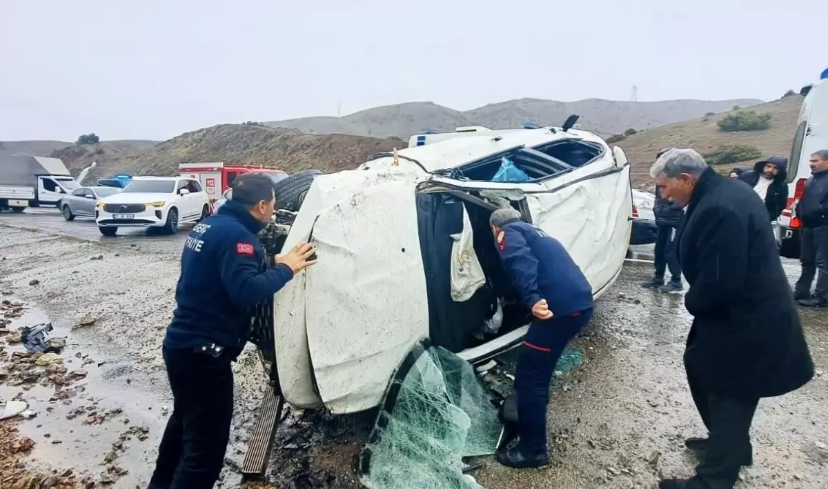 Bingöl‑Diyarbakır Karayolunda Çarpıcı Trafik Kazası: 4 Yaralı