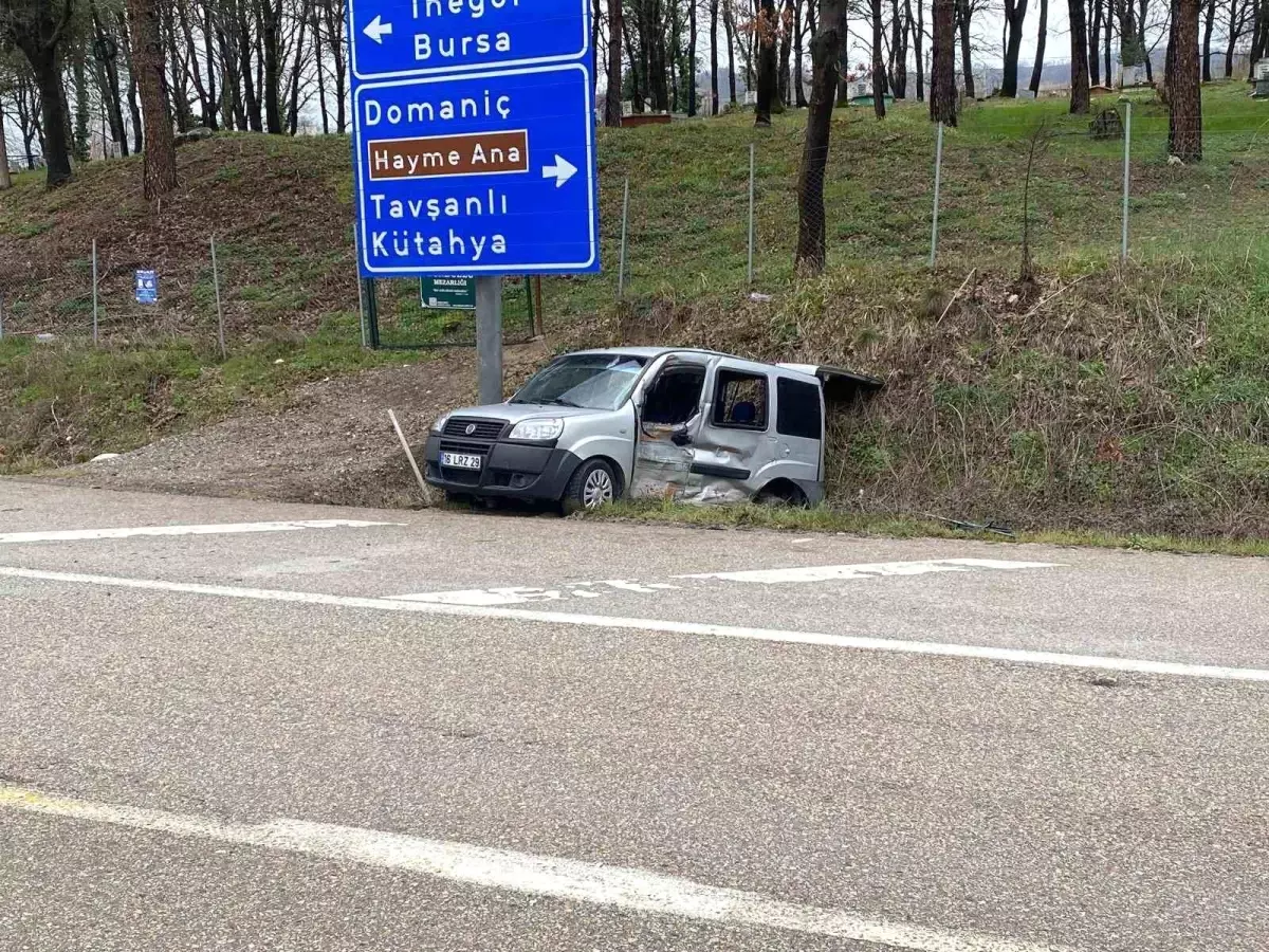 İnegöl'de Kamyonet Çarpışması: 4 Yaralı ve Trafik Yoğunluğu
