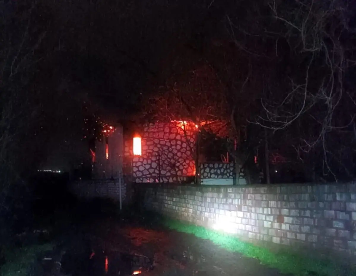 Diyarbakır’da Çiftlik Yangını Kontrol Altına Alındı