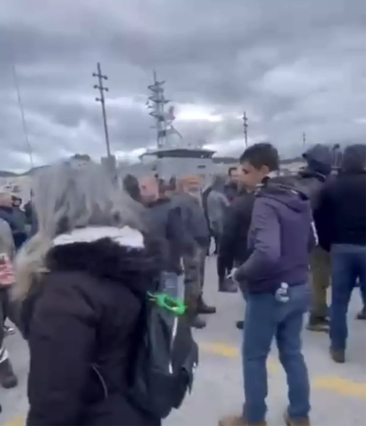 Midilli Limanı'nda Grev Nedeniyle Türk Turistleri Mahsur Kaldı