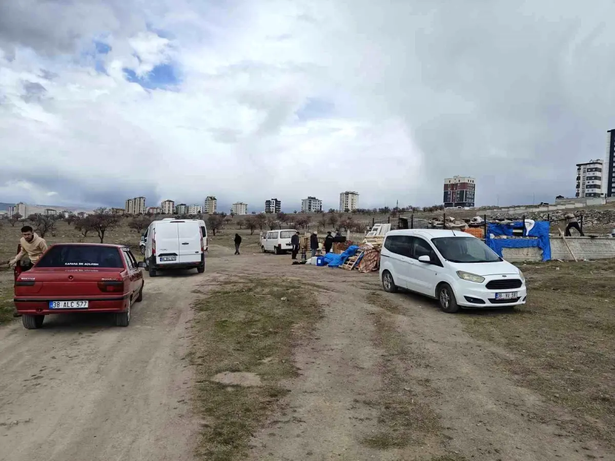 Kayseri Melikgazi'de Ahırda Gece Hayvan Saldırısı: 6 Keçi Yaralı, 5 Keçi Kayıp