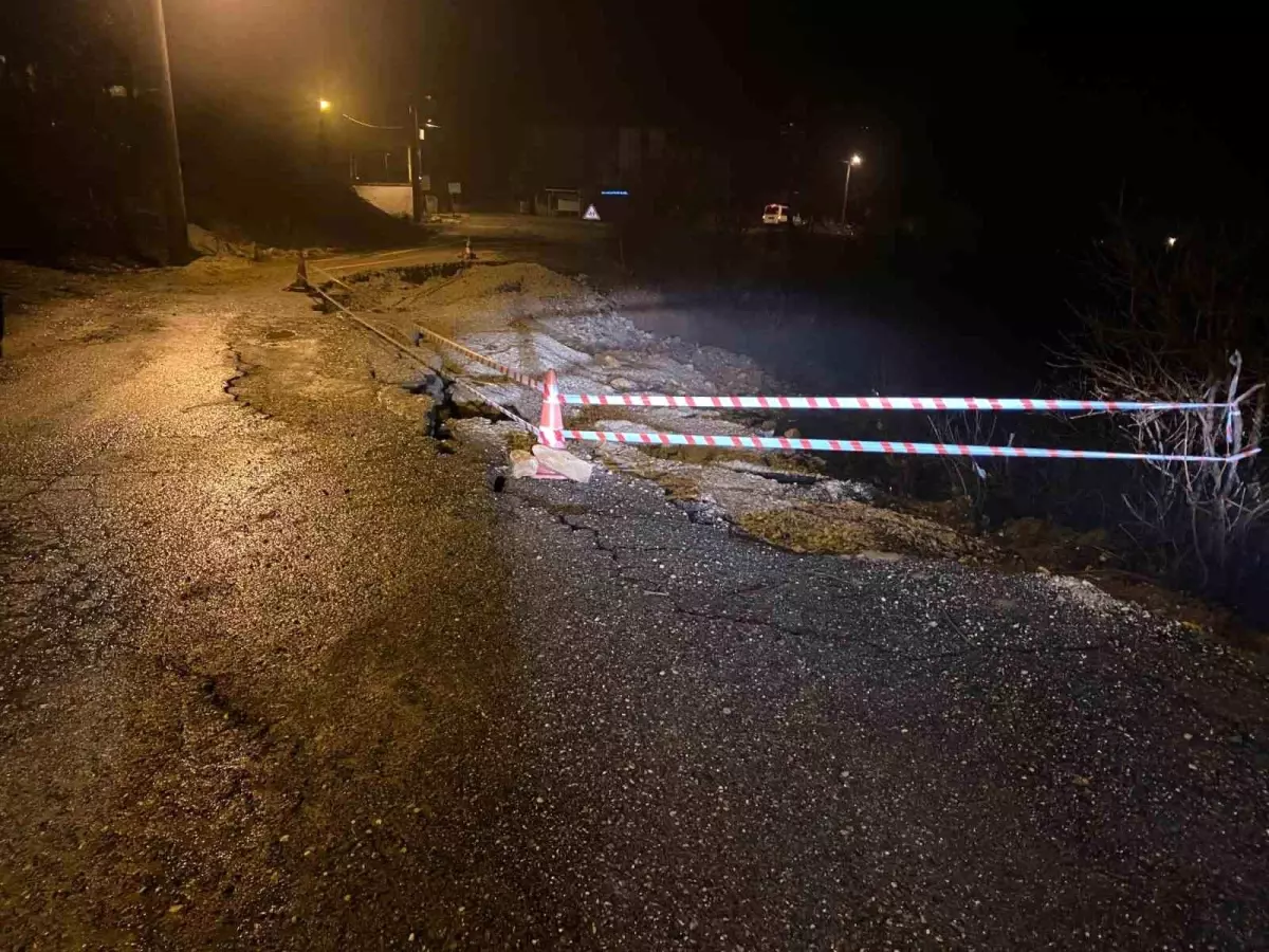 Silvan’da Şiddetli Sağanak Sonrası 11 Köyün Yol Erişimi Kesildi