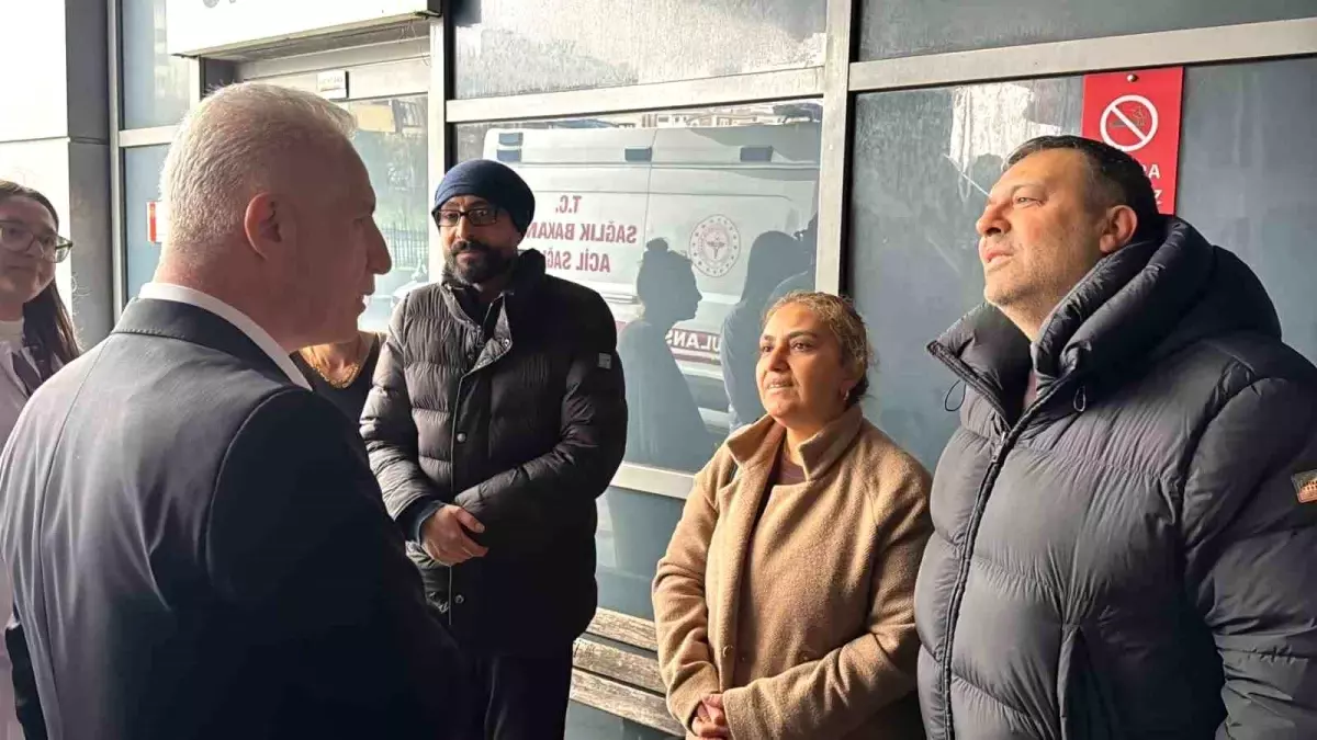 Vali Gül ve Emniyet Müdürü Yıldız, Ayvansaray Patlaması Sonrası Hastanede Yaralıları Karşı Karşıya