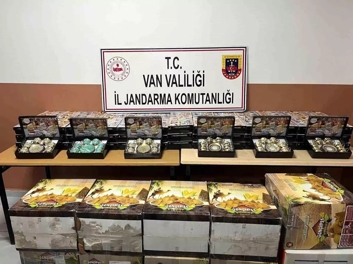 Van'ın 3 İlçesinde Jandarma, 4.008 Kaçak Eşyayı Ele Geçirdi