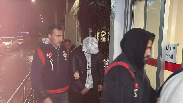 Olay yerinde polis ekipleri