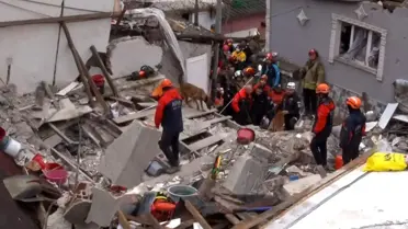 Enkaz altındaki kurtarılanlar