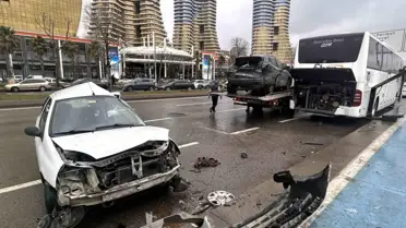 Kazada hasar gören araçlar ve yol durumu