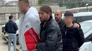 Gözaltına alınan şüphelilerin polis karakolundaki fotoğrafı