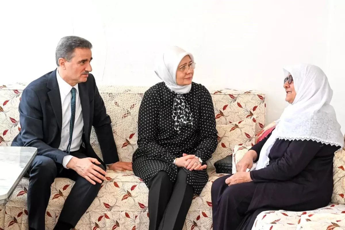 Erzurum Valisi Baruş, Bayramda Şehit Ailelerine Vefa Ziyareti Yapıyor