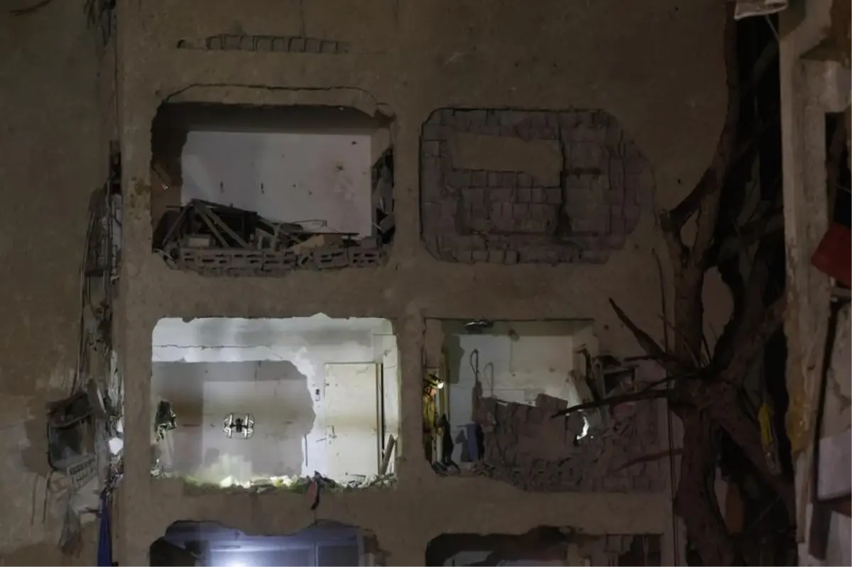 İsrail Ordusu, İran Füze Saldırısının Nedeni Üzerine Derinlemesine Soruşturma Başlattı