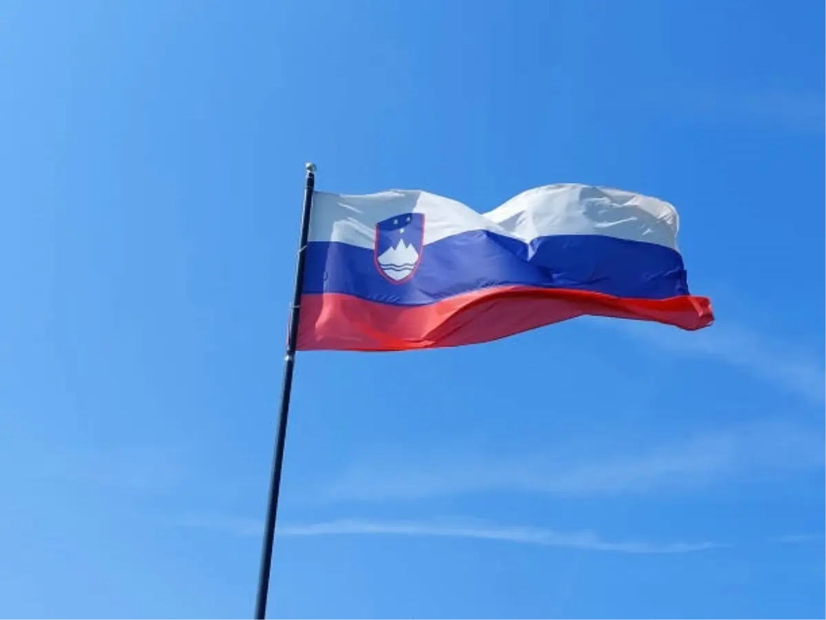 Slovenya’da 1,7 Milyon Seçmen Sandıkta: 90 Sandalyeli Parlamento İçin Oy Veriliyor